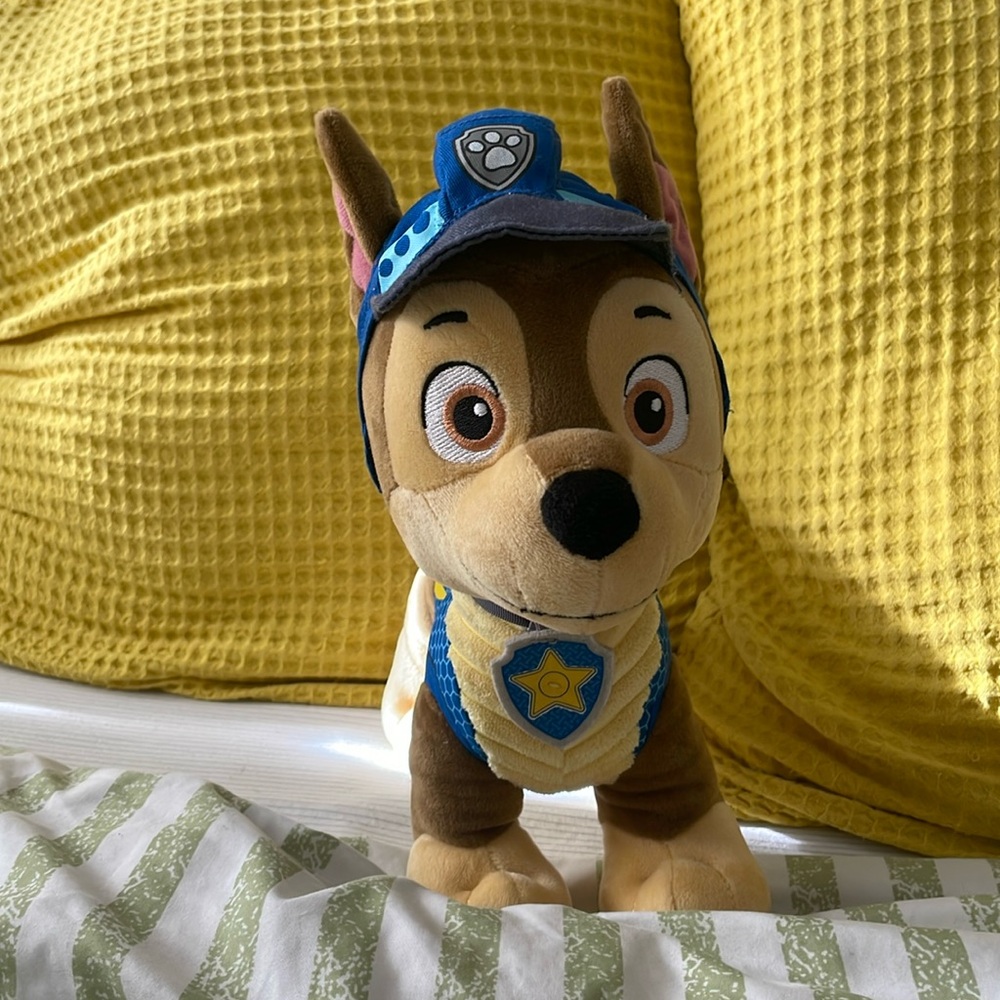 NWOT Paw Patrol stuffed Chase 🐾